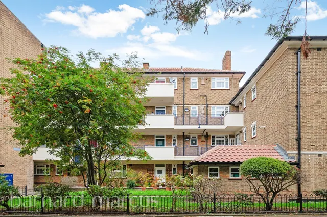 London Road, Mitcham, photo 1