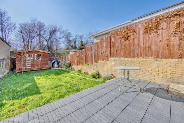 Wanstead Park Road, IG1, photo 2