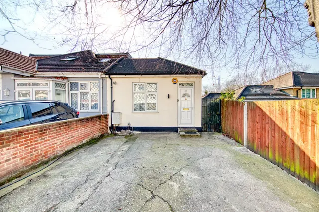 Wanstead Park Road, IG1, photo 1