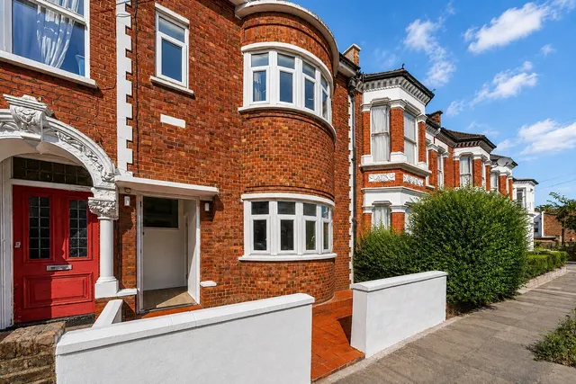 Ashmere Grove, London, photo 1