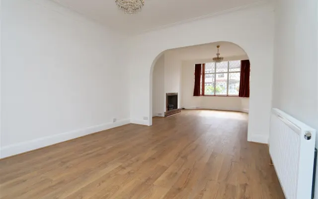 Photo 2 — Dorchester Avenue, Palmers Green, N13