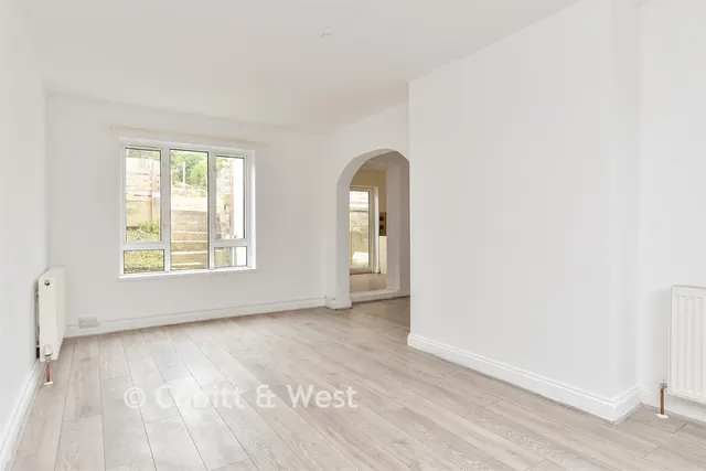 Sandhurst Avenue, Woodingdean, BN2, photo 3