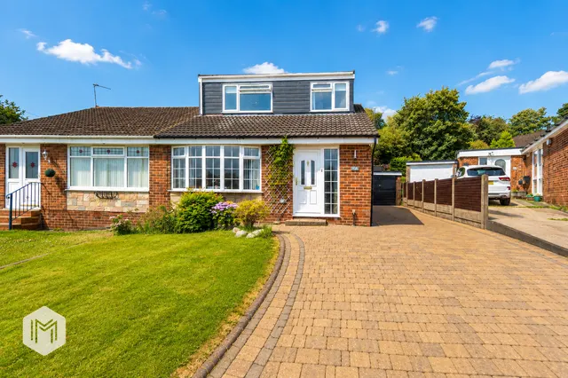 Breightmet Fold Lane, Bolton, BL2 5NB, photo 1