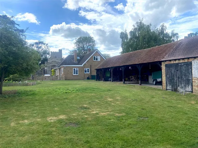 Church Road, Tingrith, MK17, photo 3