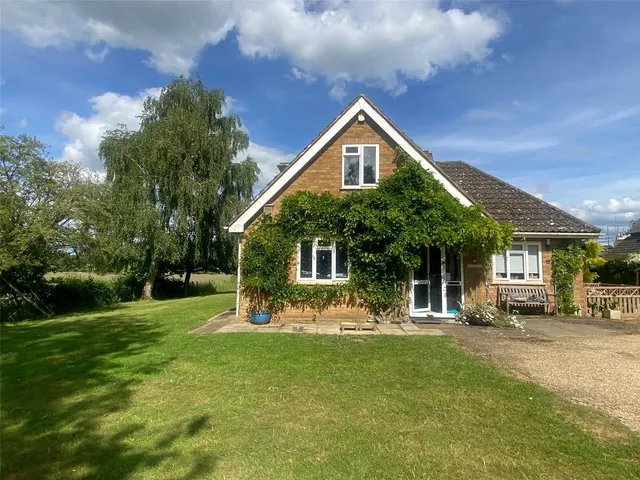 Church Road, Tingrith, MK17, photo 1