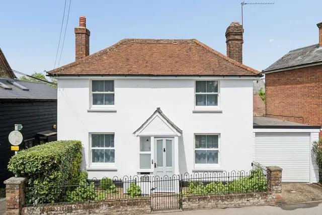 High Street, Lane End HP14 3ER, photo 1