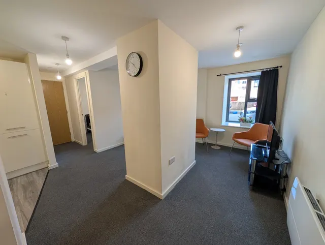 Photo 3 — 6 John William Street, Manchester, M30