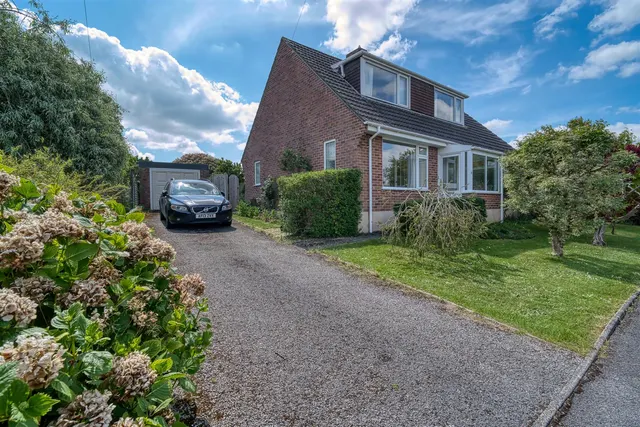 Barnes Close, Marnhull, photo 1