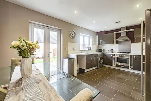 Swift Fields, Bracknell, RG12, photo 2