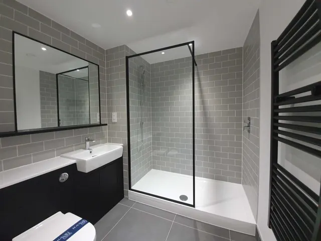Aerodrome Road, London, NW9, photo 2