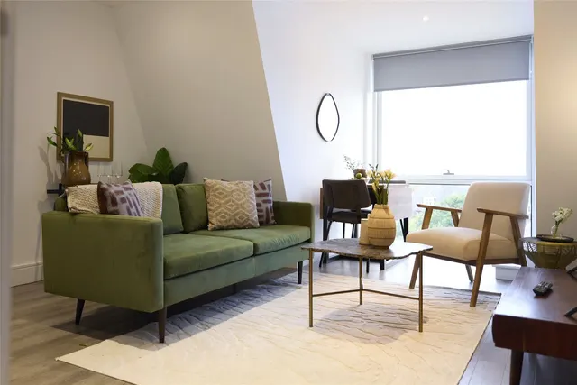 Gaumont Place, London, SW2, photo 1