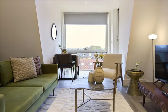 Photo 2 — Gaumont Place, London, SW2