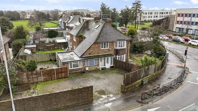 Photo 2 — Sompting Avenue, Worthing