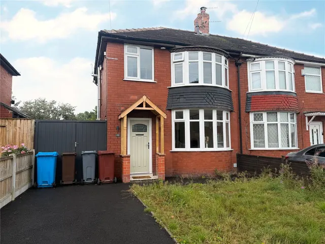Onslow Avenue, New Moston, M40, photo 1