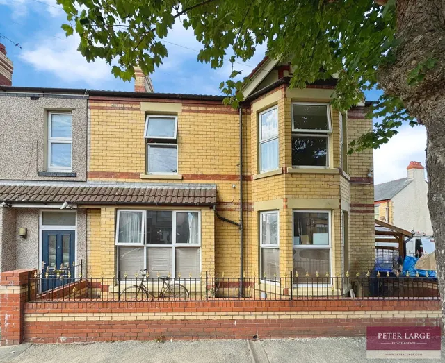 Sandringham Avenue, Rhyl, Denbighshire, LL18 1NL, photo 1