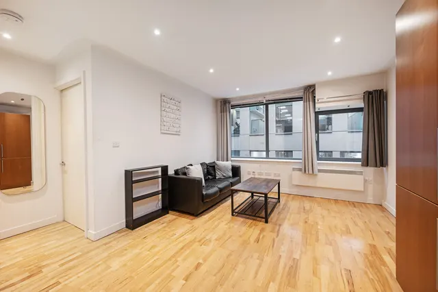 Flat 4, 95 Fetter Lane, London, photo 1