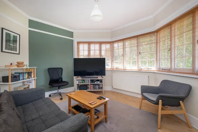Cranes Drive, Surbiton, KT5, photo 2