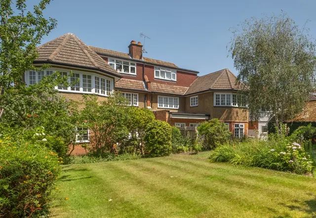 Cranes Drive, Surbiton, KT5, photo 1