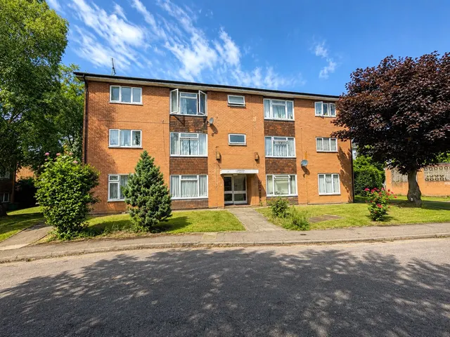 Burlington Court, Aldershot, Hampshire, GU11 3EX, photo 1