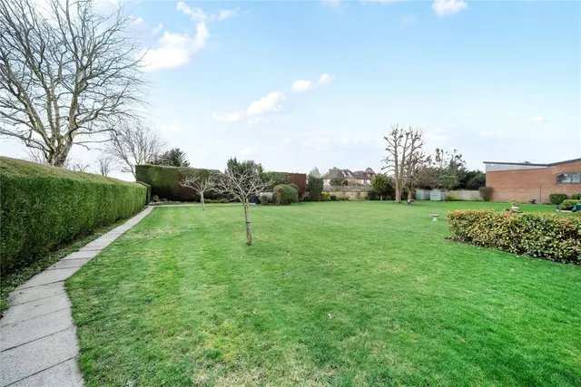 Photo 2 — Hawthorne Road, Bickley, BR1