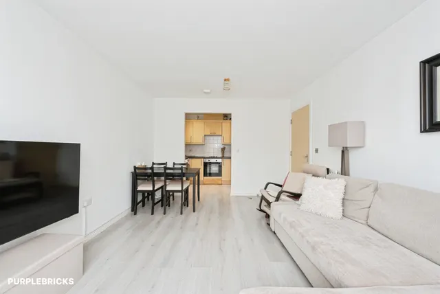 Wooldridge Close, Feltham, TW14, photo 2