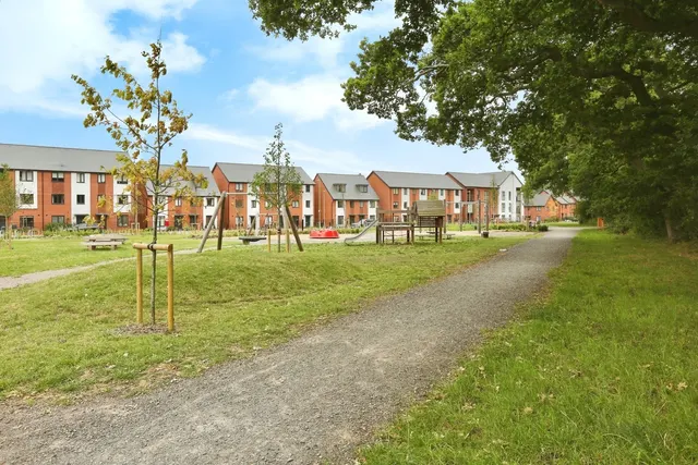 Glassfield Road, Whiteley, PO15, photo 2