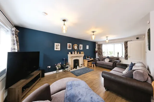 Photo 2 — Sandycliffe Close, Mansfield, Nottinghamshire, NG19