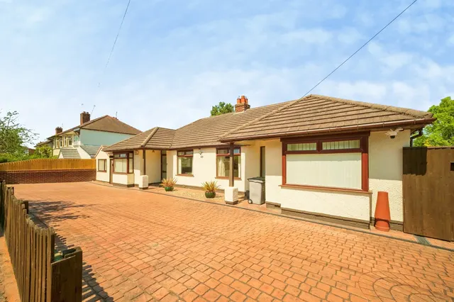 Woodside Road, Wirral, photo 1