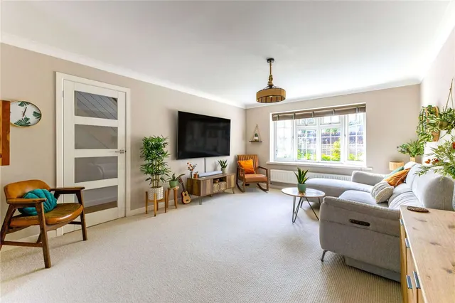 Photo 2 — Brunswick Place, Lymington, Hampshire, SO41 9EQ