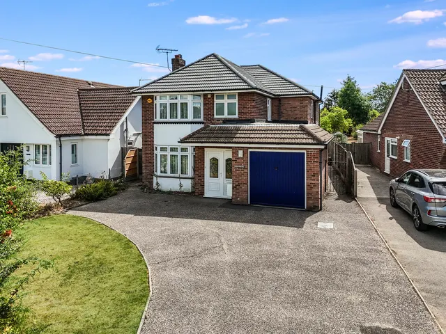 4 bedroom house — Bramar, Pipers Tye, Chelmsford, Essex, CM2 8NP