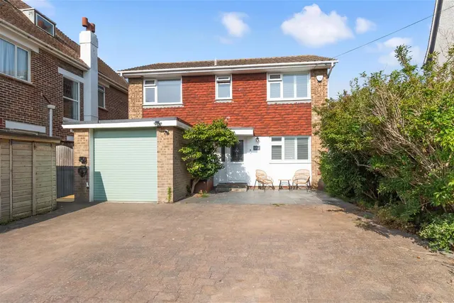 Wallace Avenue, Worthing, photo 1