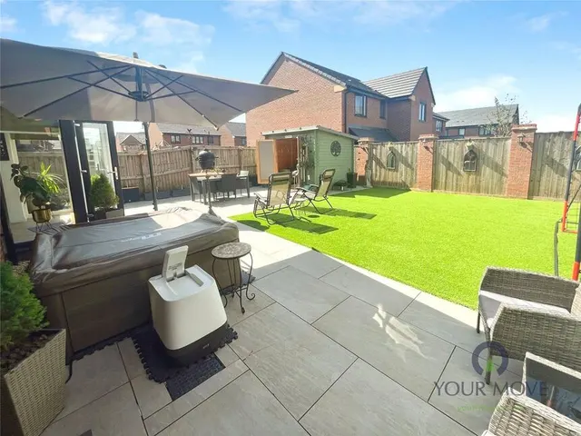Photo 3 — Deepfields Drive, Shipley, Derbyshire, DE75