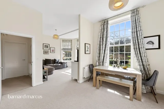 Dillon Close, Epsom, KT19, photo 3