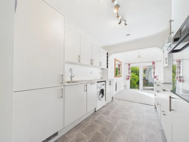 Gracemere Crescent, Basingstoke, RG22, photo 3