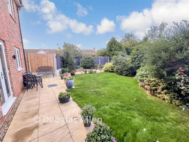 Bell Hill Close, Billericay, CM12, photo 2