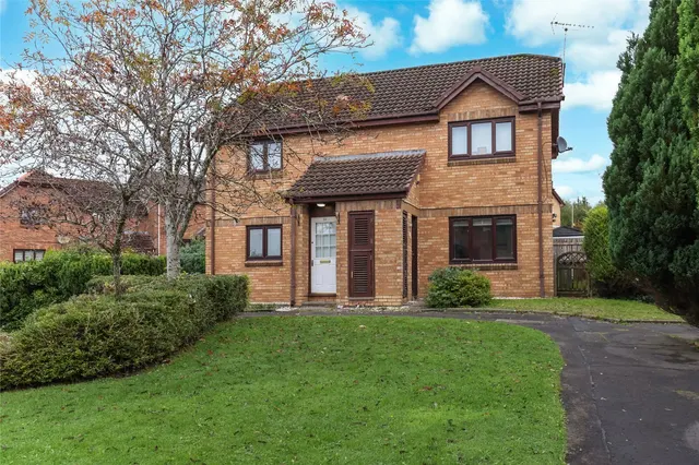 Burnside Crescent, Clydebank, G81, photo 1