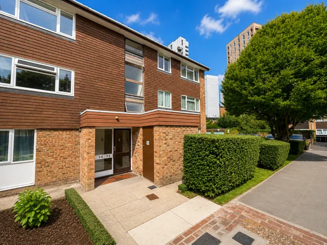 Garrick Crescent, Croydon CR0, photo 1