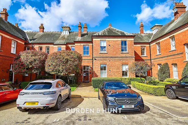 Hampstead Avenue, Woodford Green, IG8, photo 1