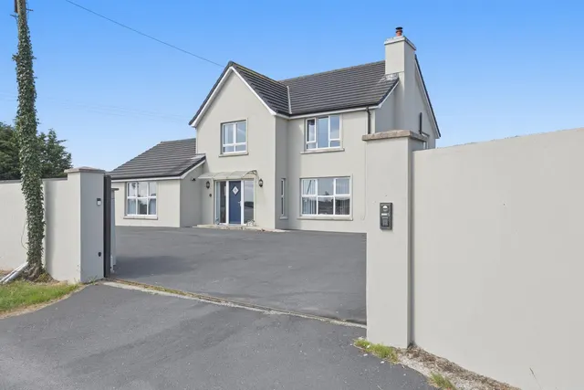 Gibsons Lane, Bangor, BT19, photo 1