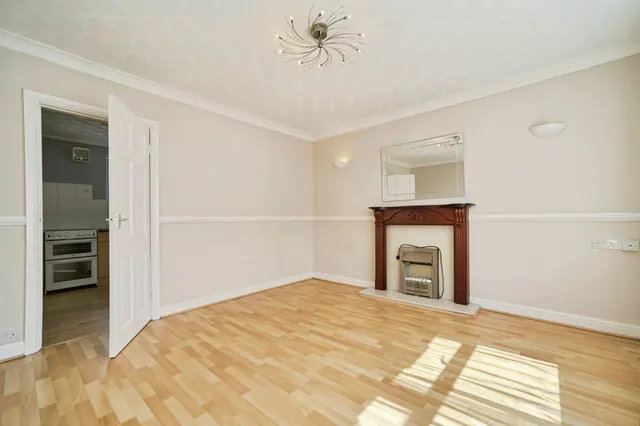 Photo 2 — Downside Crescent, Allerton, Bradford