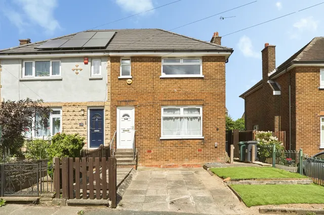 Downside Crescent, Allerton, Bradford, photo 1