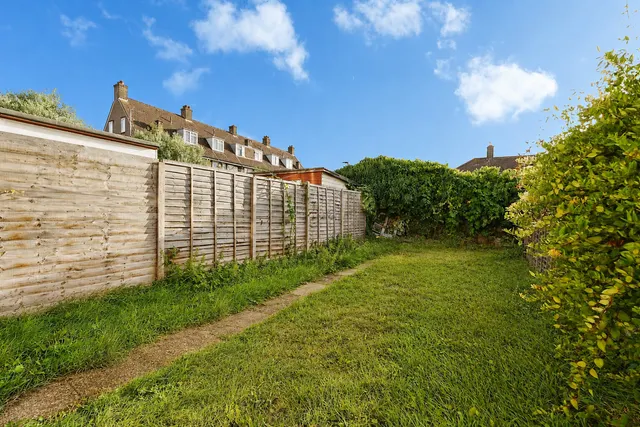 Wingrove Road, London, SE6, photo 3
