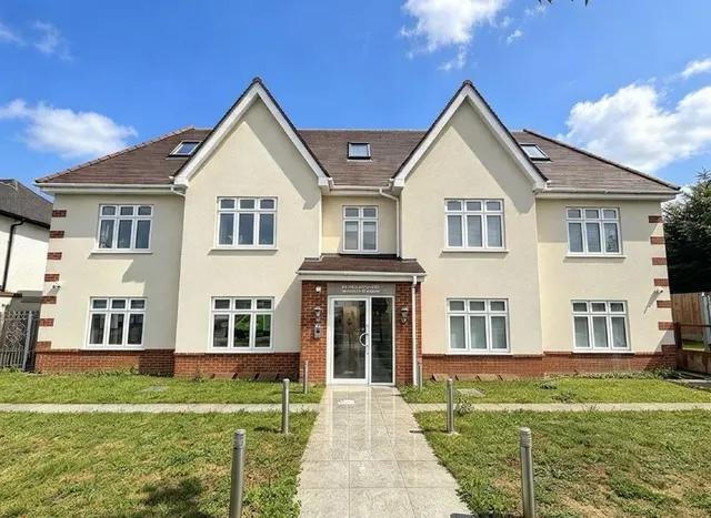 Tudor Gardens, Welsh Harp, NW9