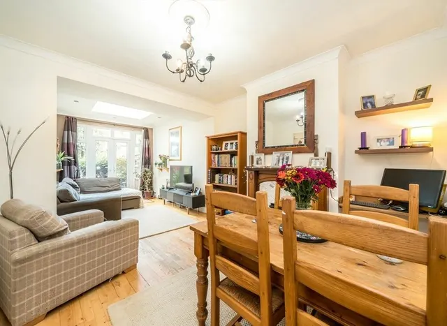 Lyncroft Gardens, Hounslow, TW3, photo 2