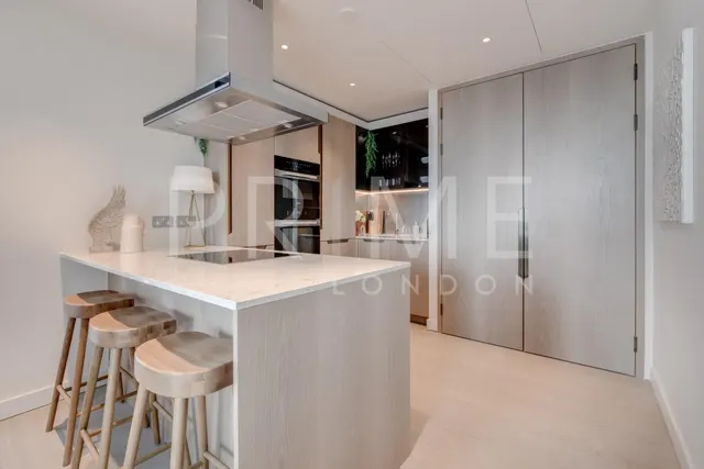 Nine Elms Lane, Nine Elms, SW8, photo 2