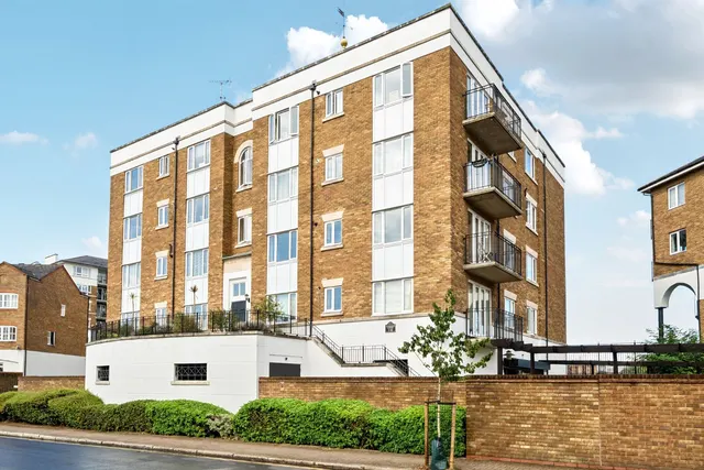 Abbotshade Road, Canada Water, London, SE16, photo 1