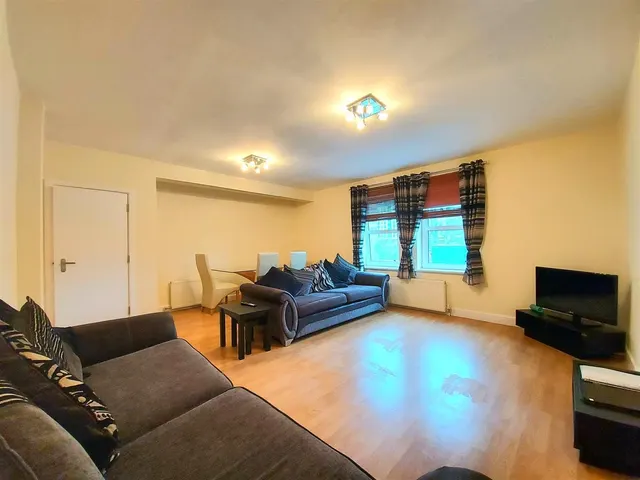 Cedar Road, Sutton, SM2, photo 2