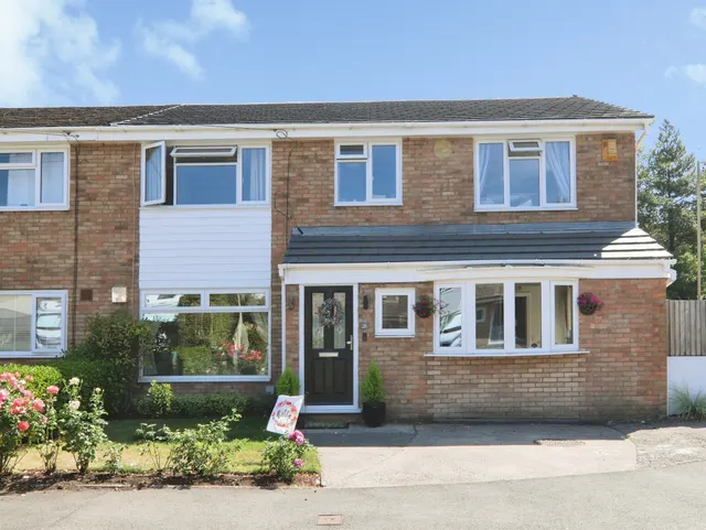 Clos Leland Pontyclun, CF72, photo 1