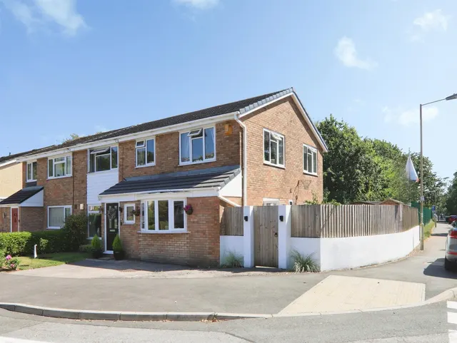 Clos Leland Pontyclun, CF72, photo 2
