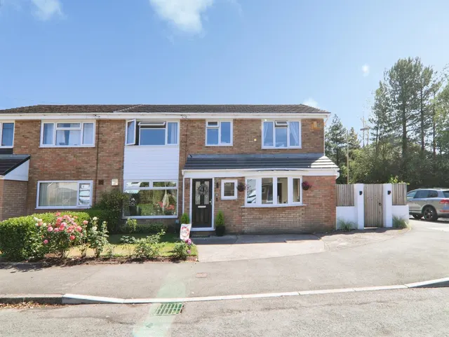 Clos Leland Pontyclun, CF72, photo 3